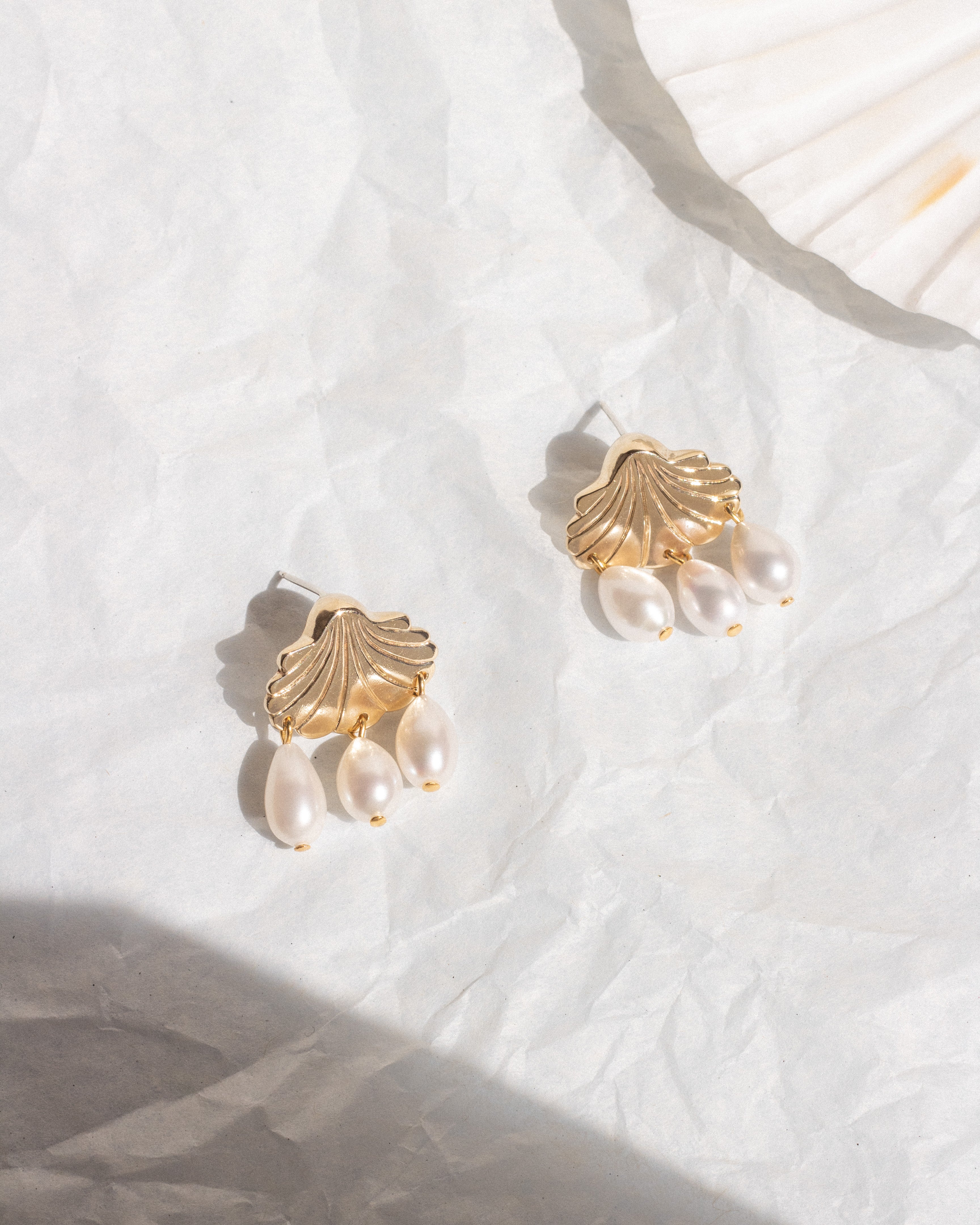 The Grande Coquille Earrings