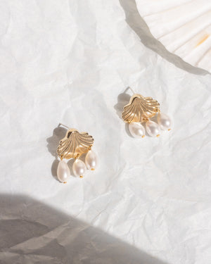 Open image in slideshow, The Grande Coquille Earrings
